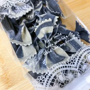 Black & White Quartz Farfalle (2 Serving)