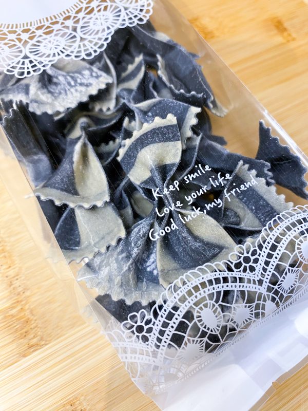 Black & White Quartz Farfalle (2 Serving)