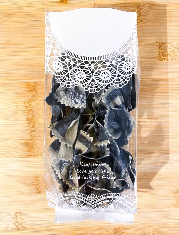 Black & White Quartz Farfalle (2 Serving)